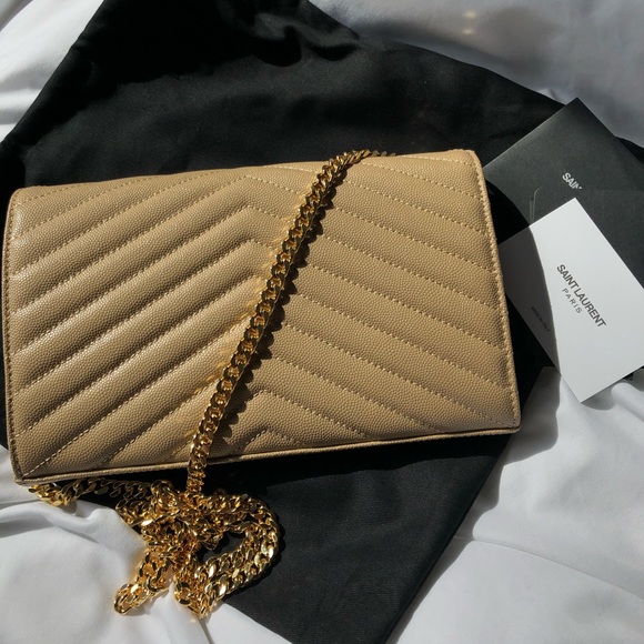 ❌SOLD❌Ysl large monogram chain wallet - Picture 2 of 4